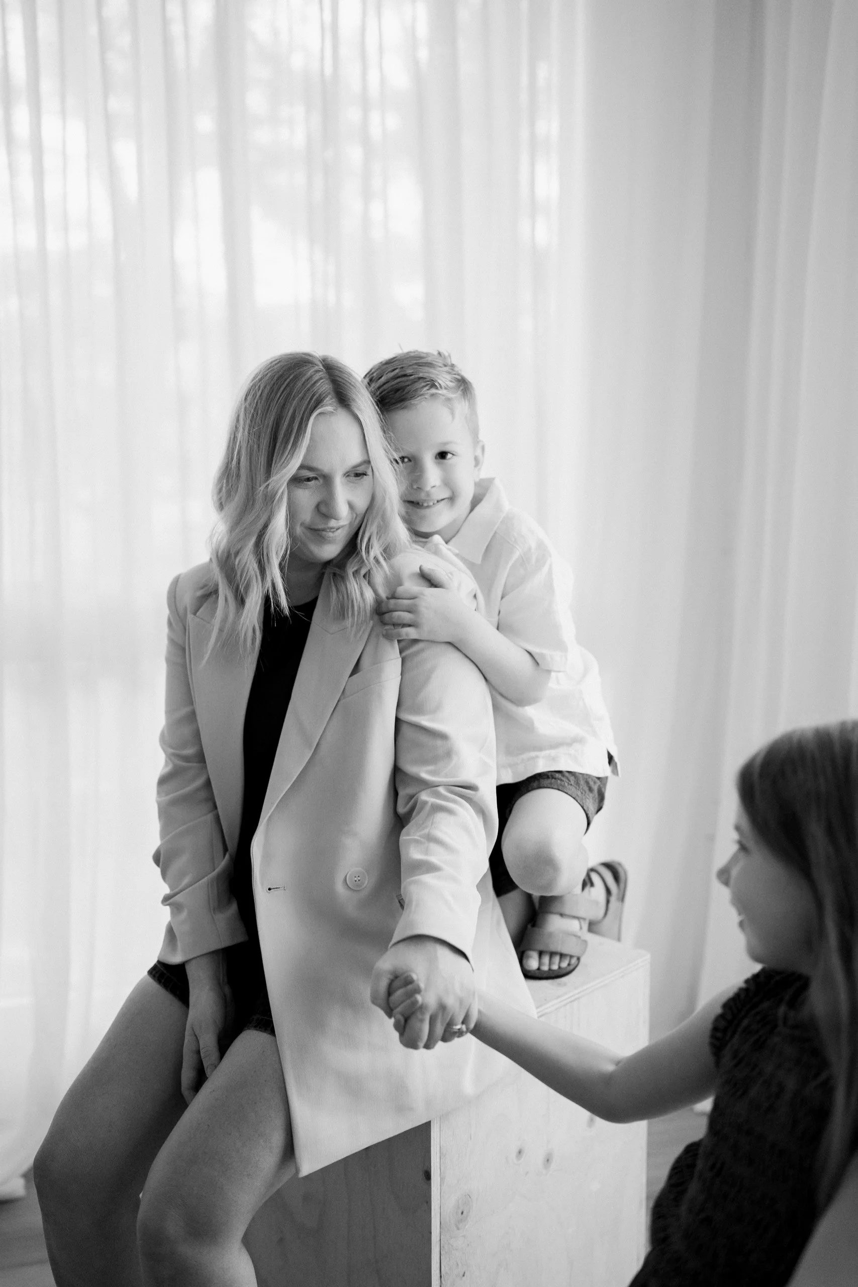 Emma And the Kids -12.JPG