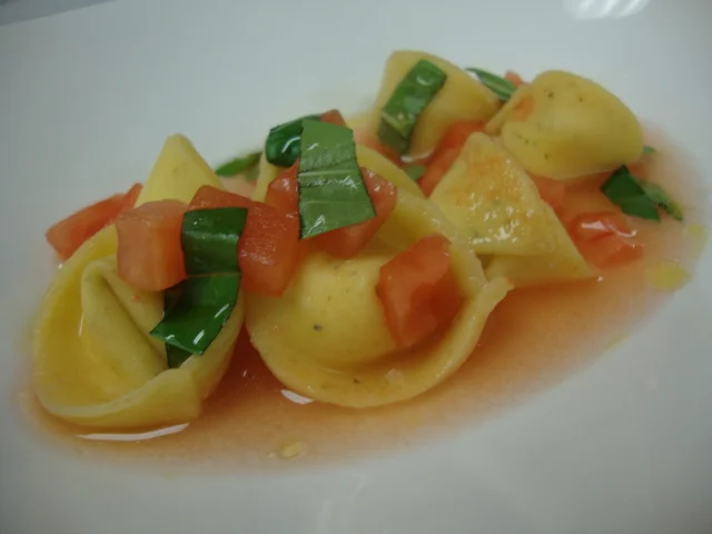 Ricotta+Tortellini,+tomato+consomme.jpg