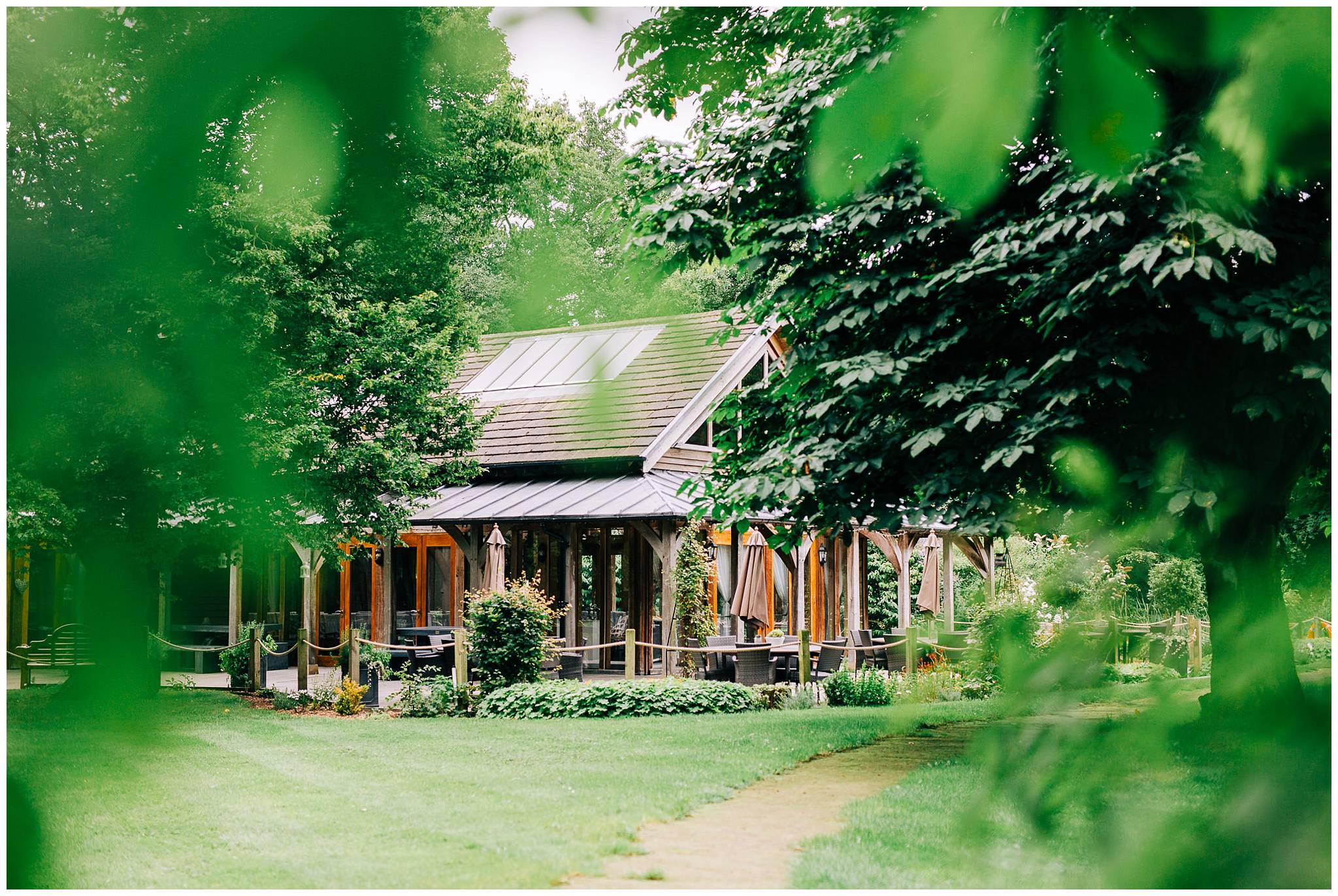 The Oak Tree at Peover - Cheshire Wedding Photographer-1.jpg