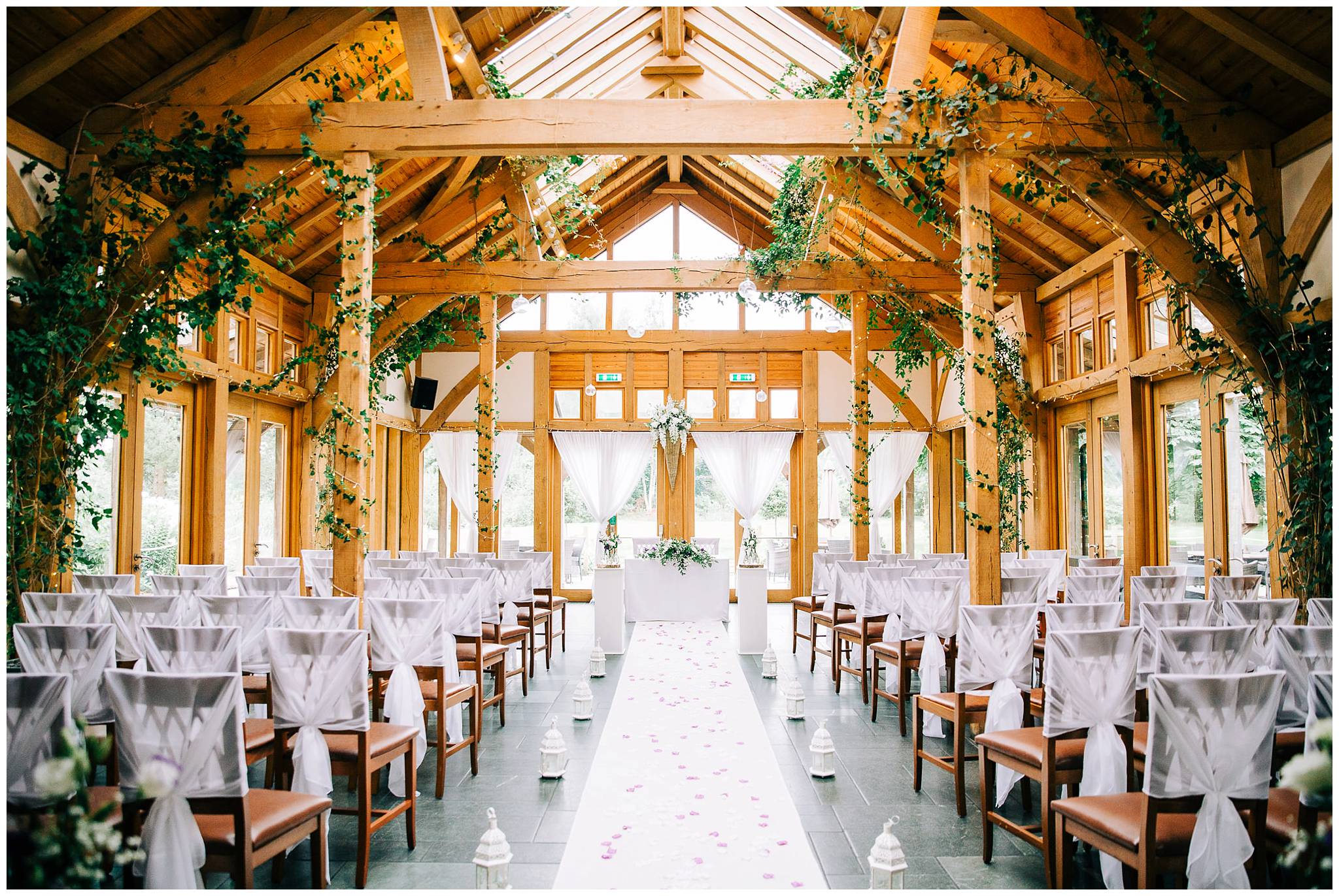 The Oak Tree at Peover - Cheshire Wedding Photographer-6.jpg