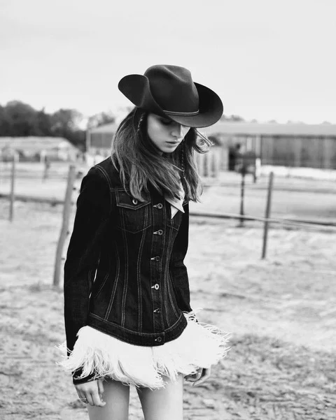 Harpers_8_2427R bw.jpeg