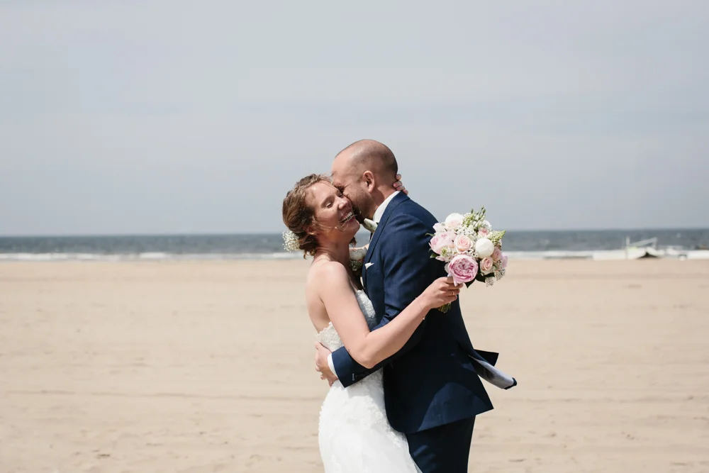 Kiesendahl_Hochzeitsfotografie_Strand_Scheveningen_044.jpg