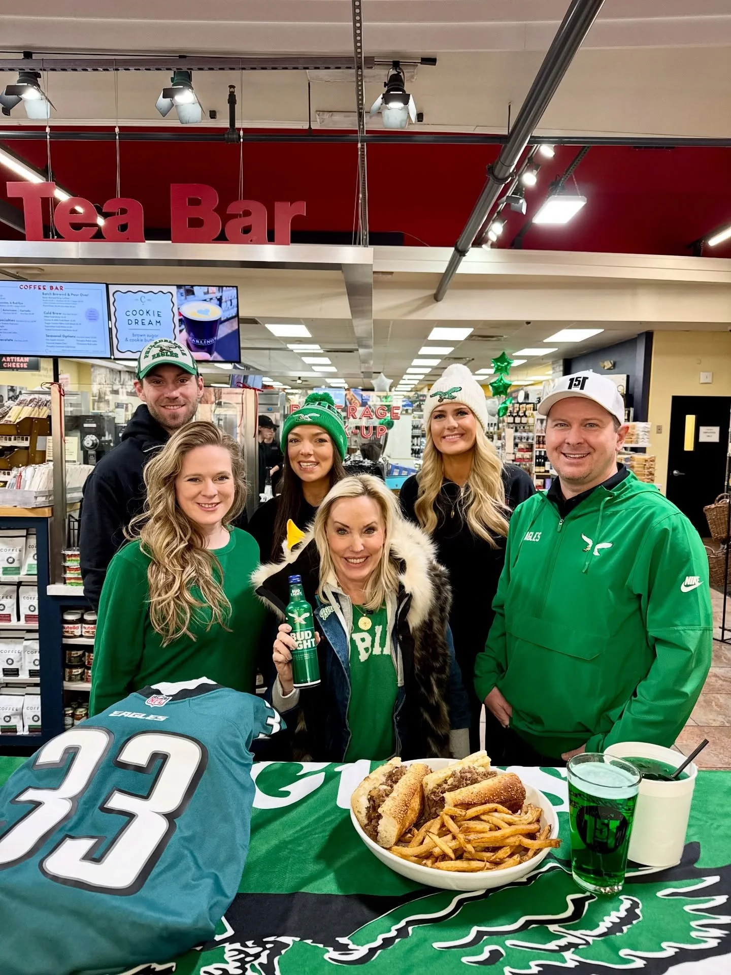Thank you @fox29philly &amp; @carlinosmarket for having us today! 🦅 GO BIRDS! 🎤 @jennfredfox29