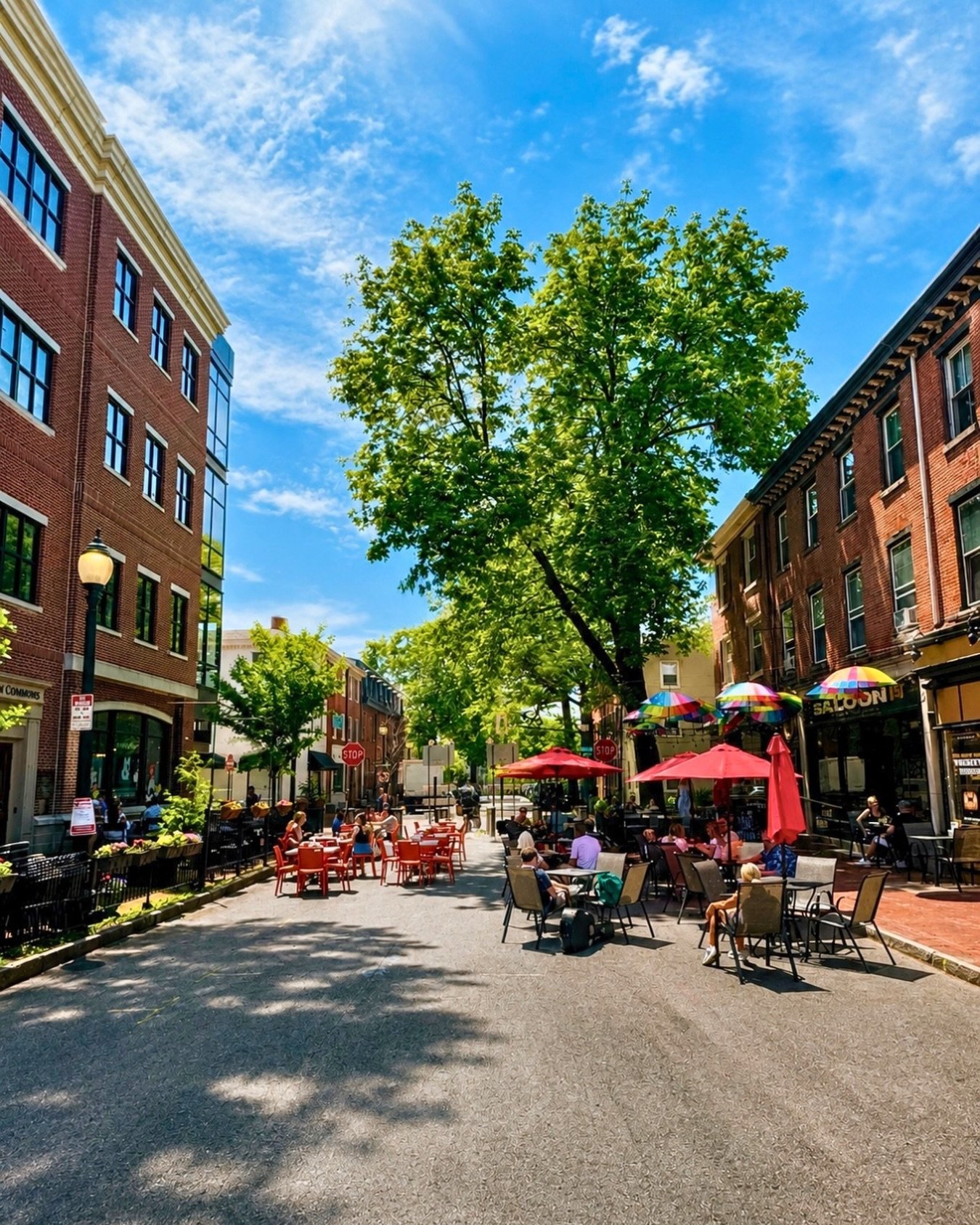 Beautiful day in @downtownwestchester 🌞