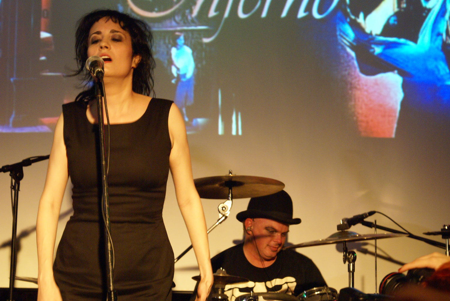 Coralina Cataldi-Tassoni performing with with Orco Muto  (5).jpg