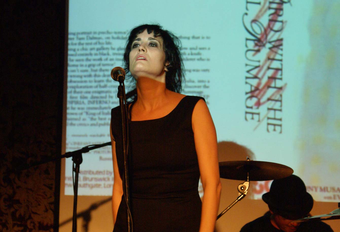 Coralina Cataldi-Tassoni performing with with Orco Muto  (6).jpg