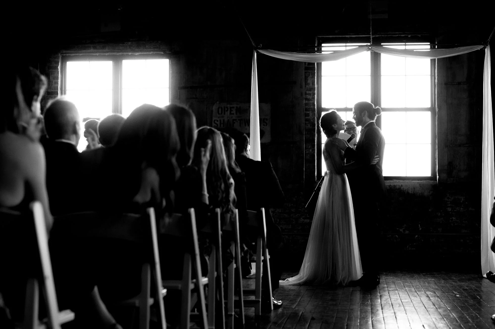 D7L_0225greenpoint-lofts-brooklyn-wedding-040.jpg