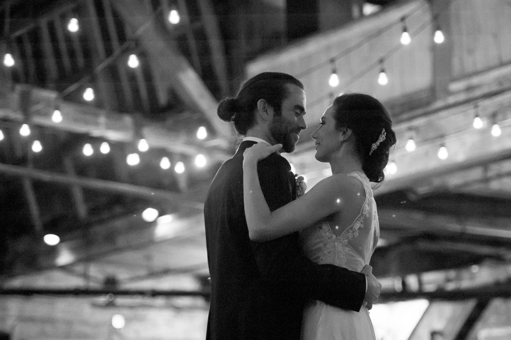 D7L_0504greenpoint-lofts-brooklyn-wedding-061.jpg