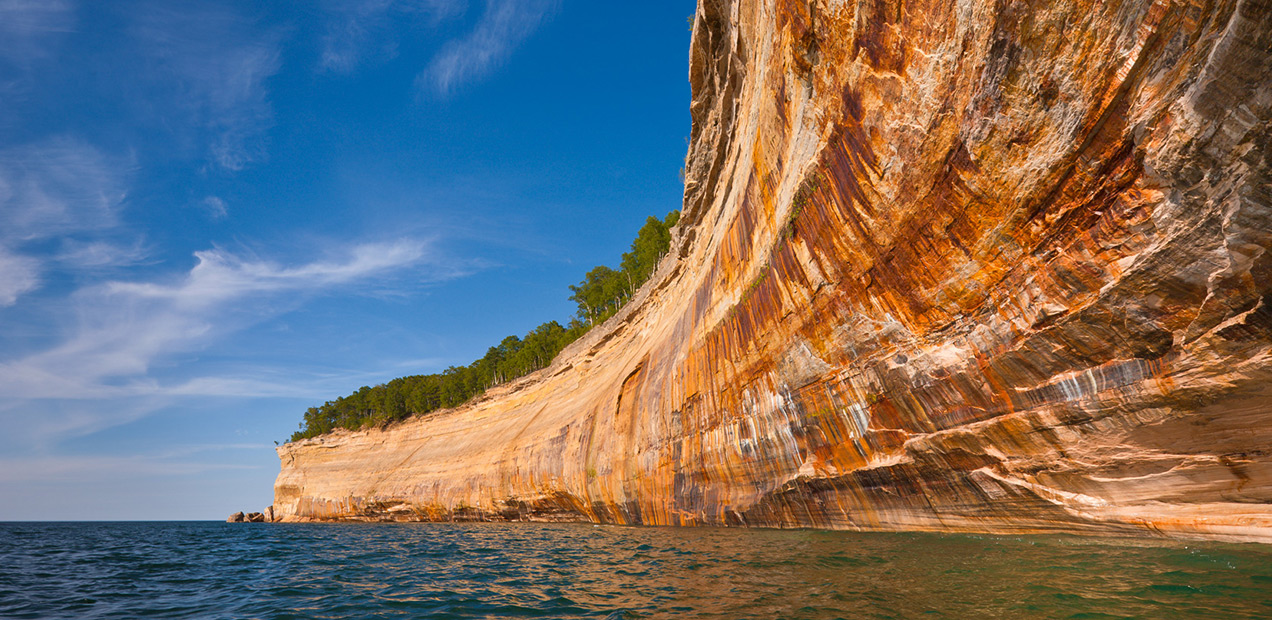 Painted-Coves-Pictured-Rocks-Cruises-01.jpg