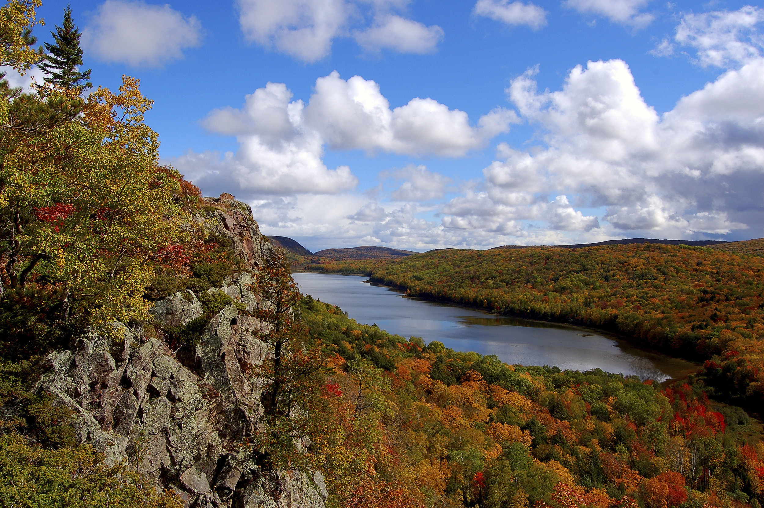 iStock_4977950_Lake of Clouds, Porcupine Mtns. State Park LARGE (1).jpg