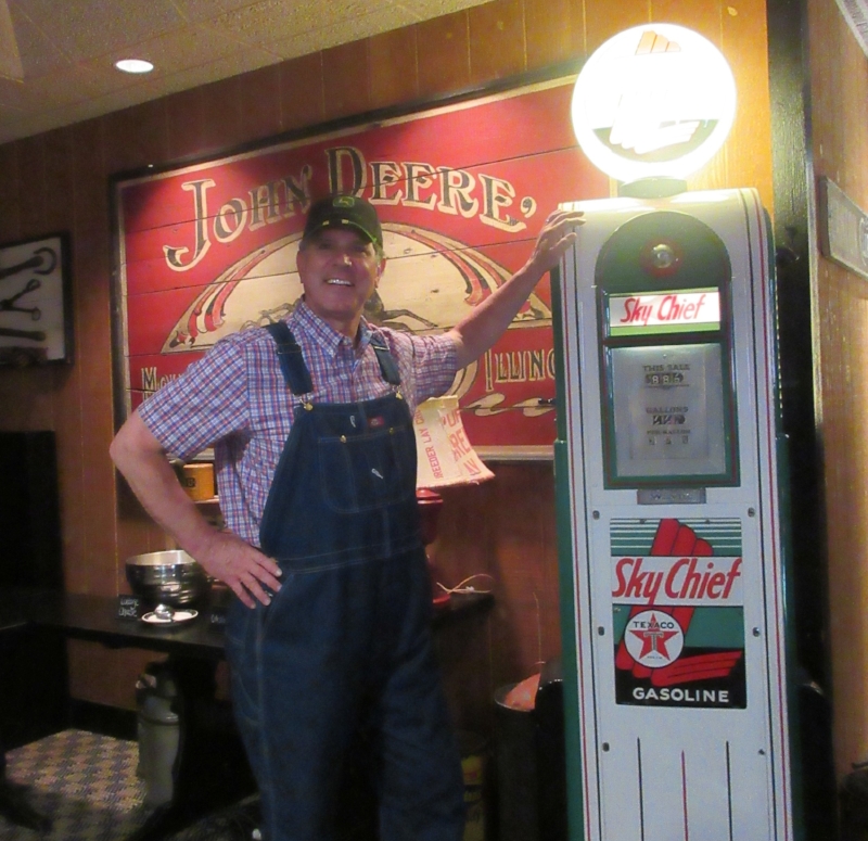 Joe is ready to fill up...with good country cookin' at the Machine Shed