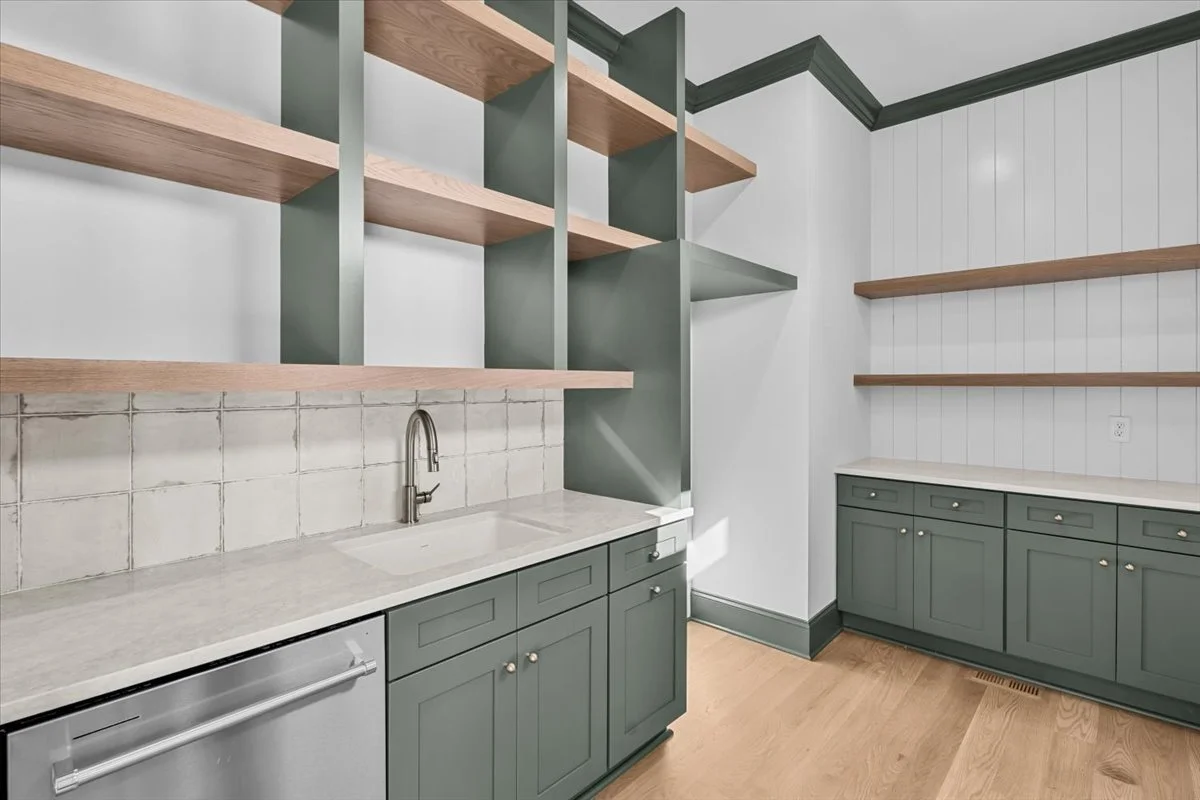 20-Megan 8105 Falcon-20.jpg