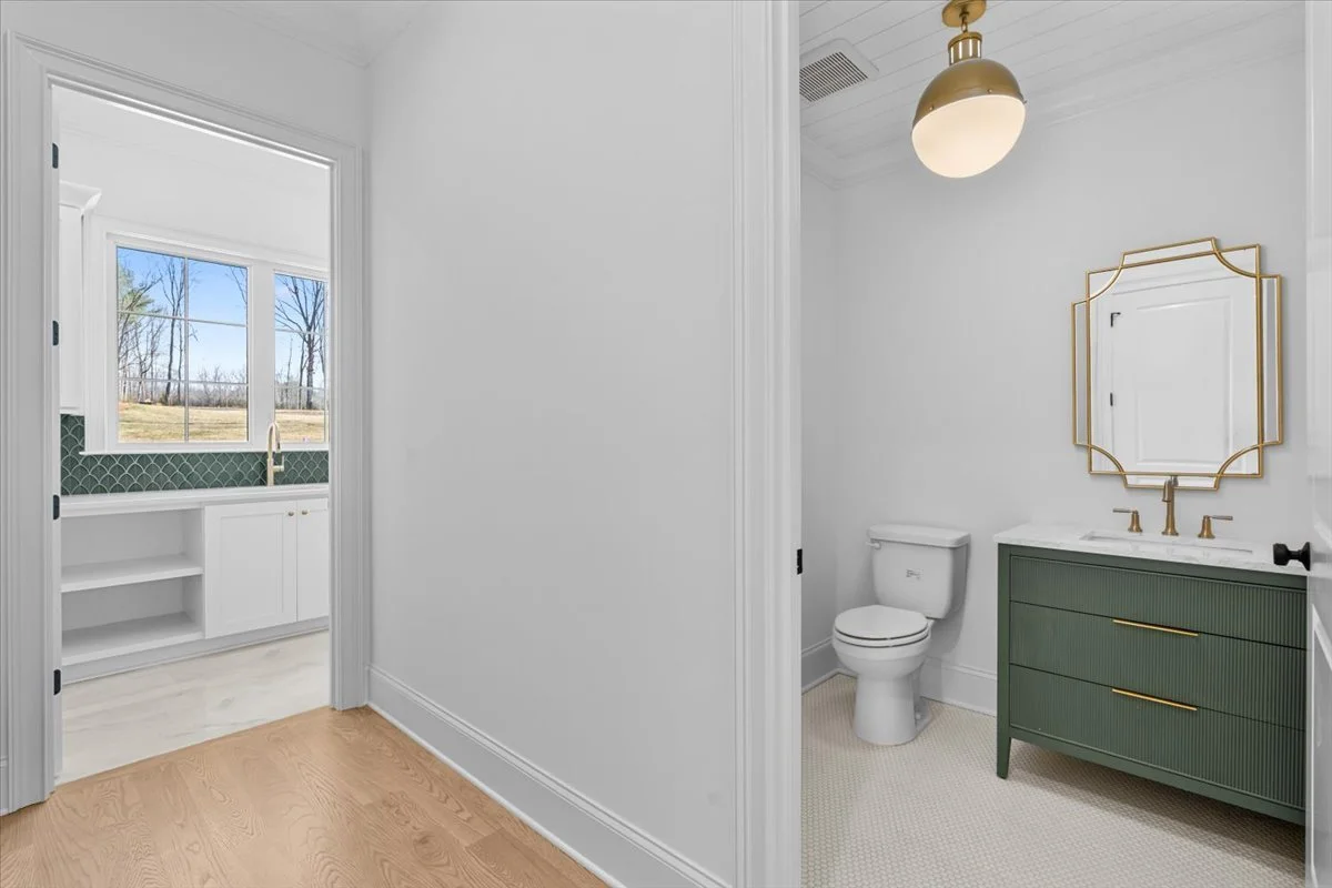 21-Megan 8105 Falcon-21.jpg