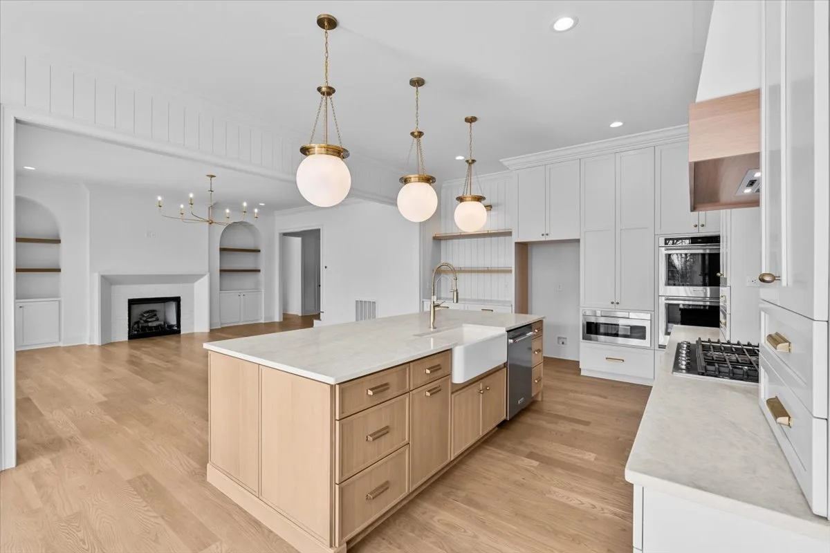 14-Megan 8105 Falcon-14.jpg