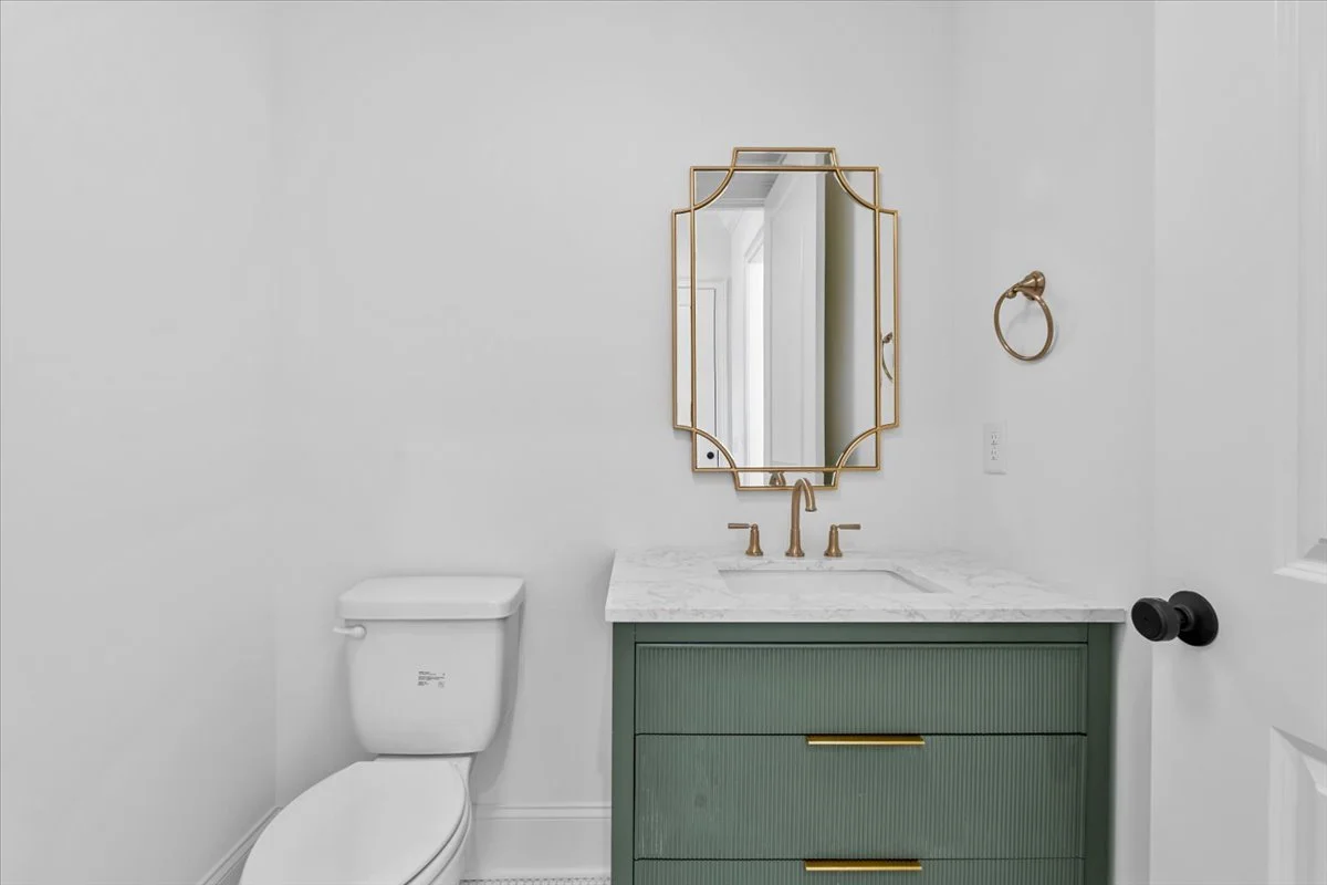 22-Megan 8105 Falcon-22.jpg