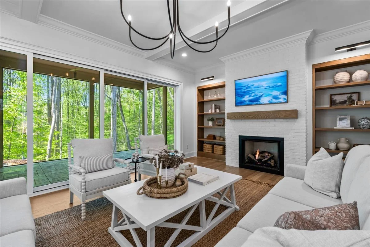 13-Megan 8199 Falcon-13.jpg