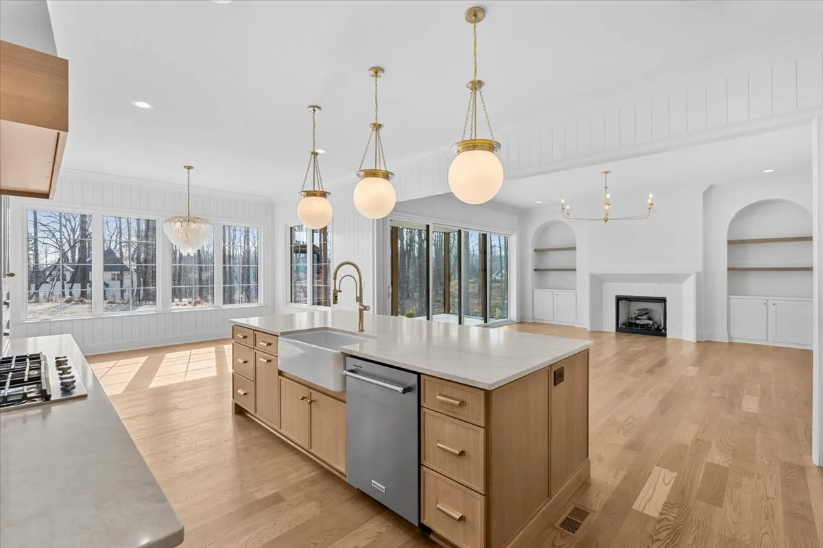 15-Megan 8105 Falcon-15.jpg