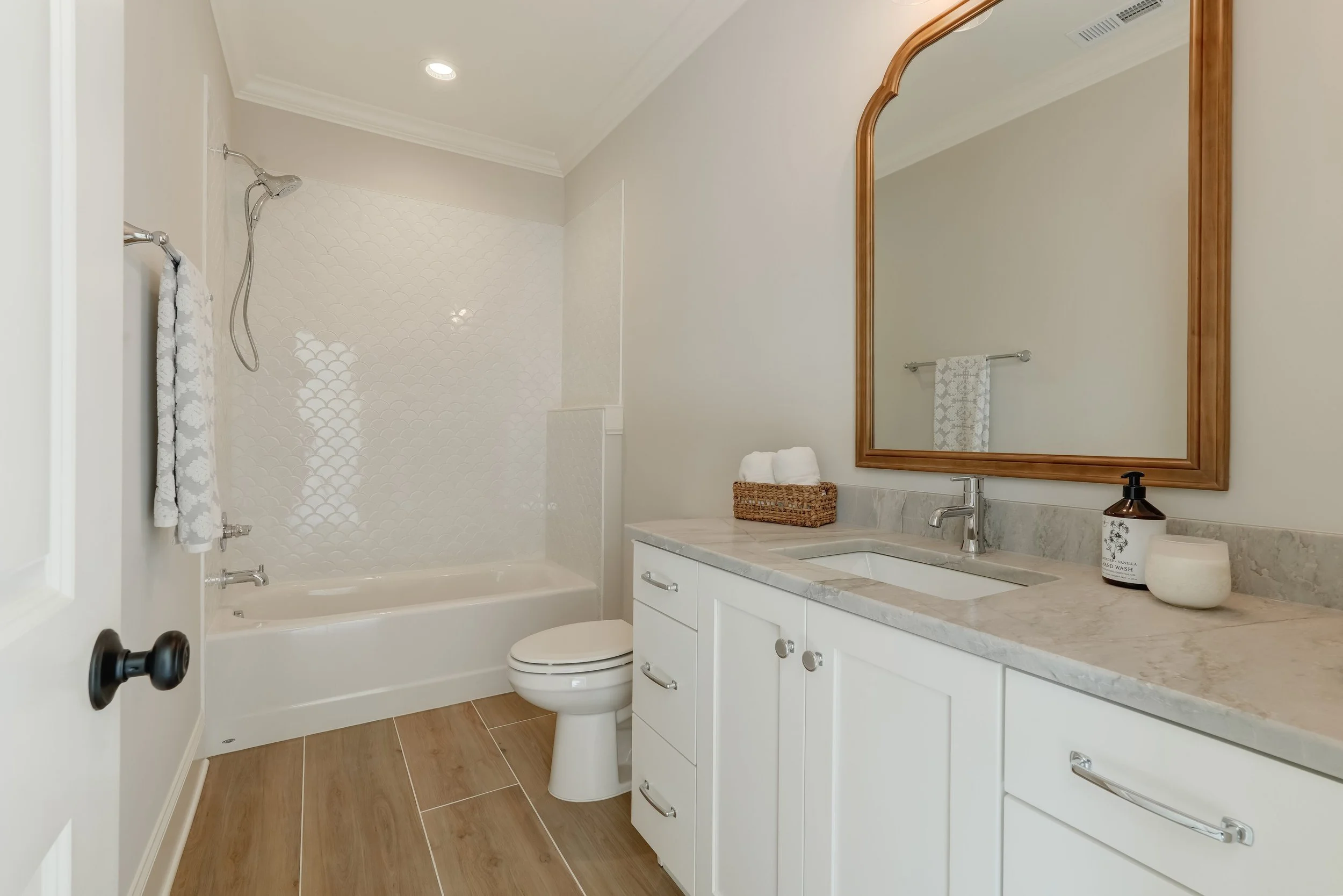 8796 Knoll Creek Ct Oak Ridge-print-038-028-Bathroom-4200x2800-300dpi.jpg