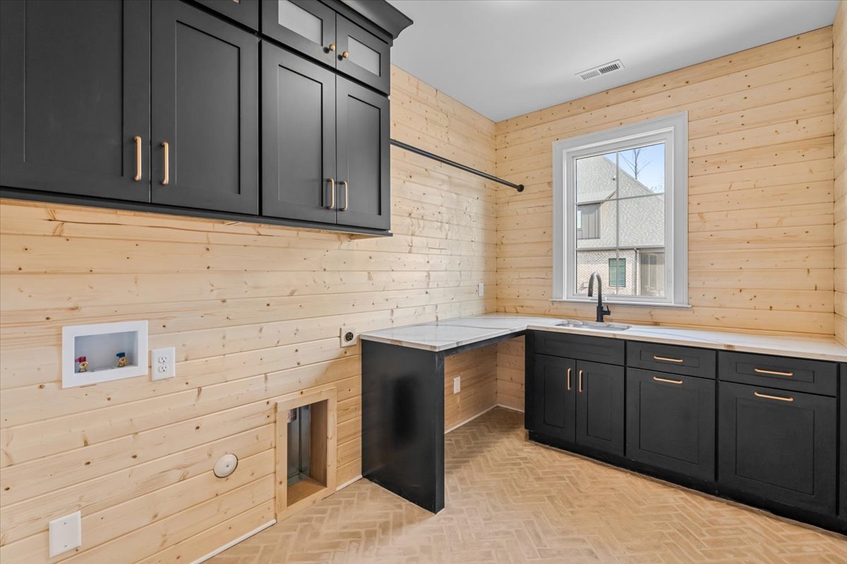 51-Megan 8105 Falcon-51.jpg