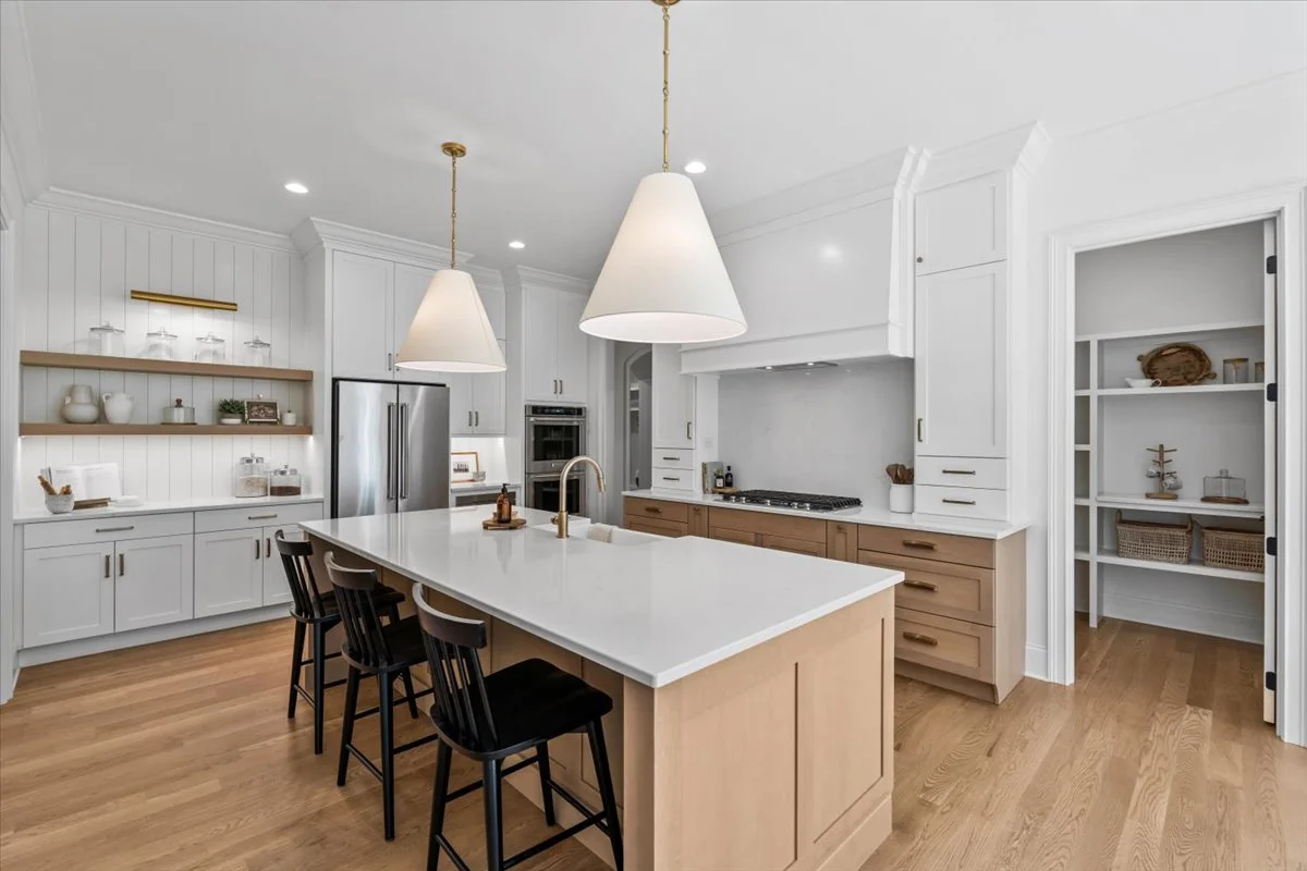 18-Megan 8199 Falcon-18.jpg