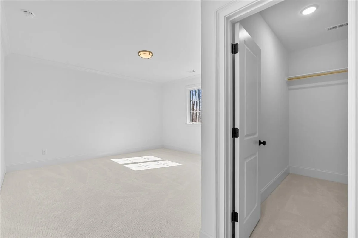 40-Megan 8105 Falcon-40.jpg