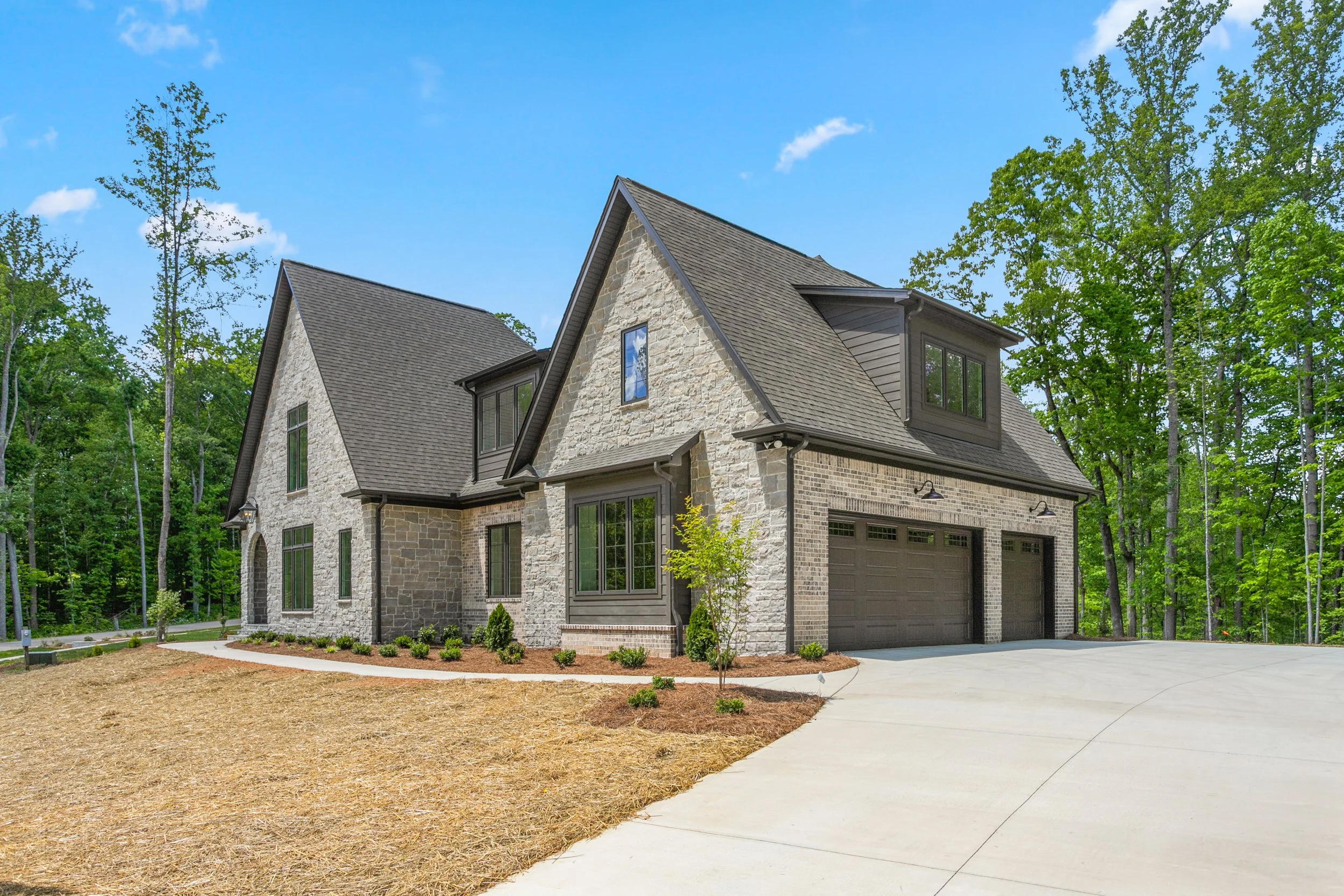 8198 Falcon Trail-4.jpg