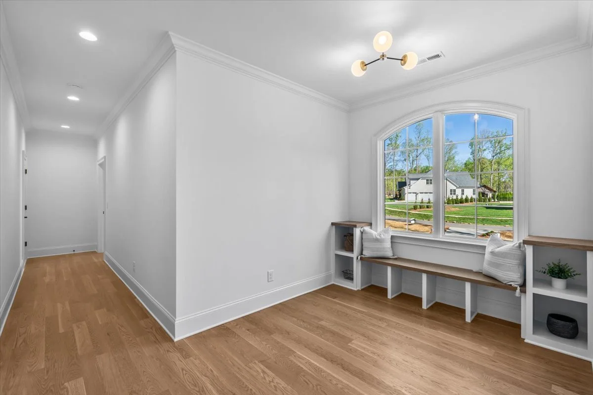 52-Megan 8199 Falcon-52.jpg