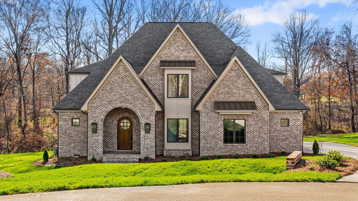 01-Megan 6391 Whitaker Trace-1.jpg