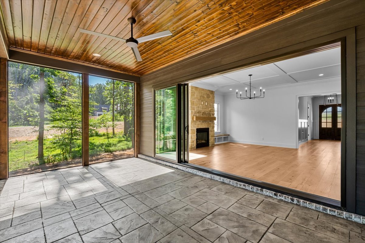 18-Megan 7792 Polar-17.jpg