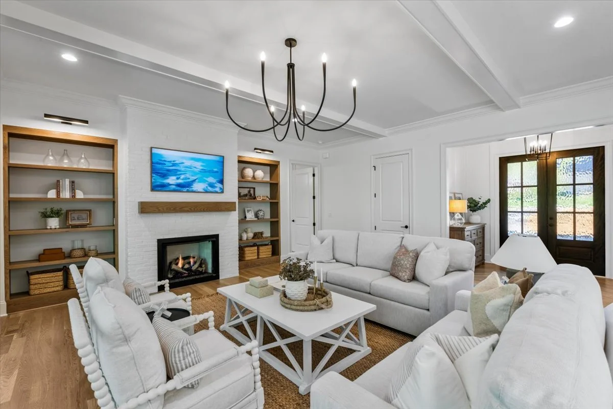 15-Megan 8199 Falcon-15.jpg