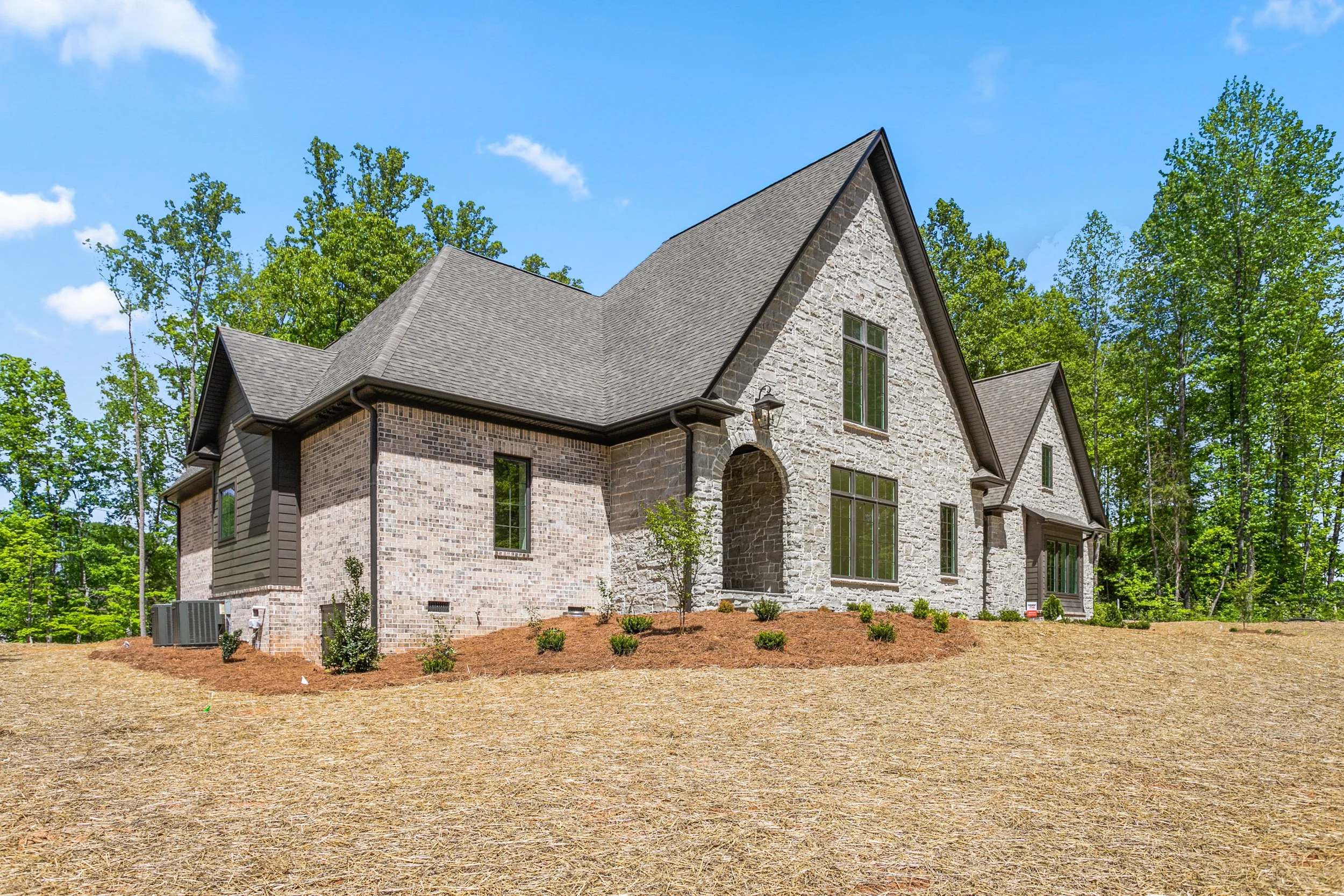 8198 Falcon Trail-1.jpg