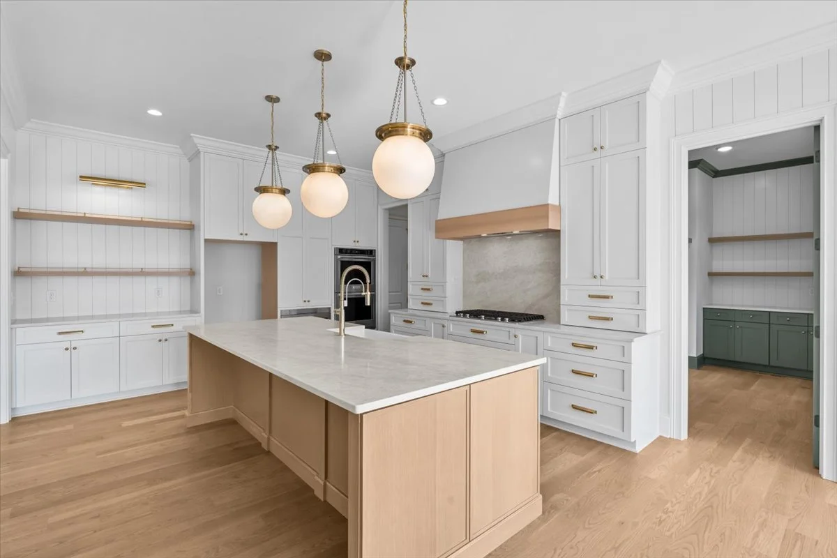 13-Megan 8105 Falcon-13.jpg