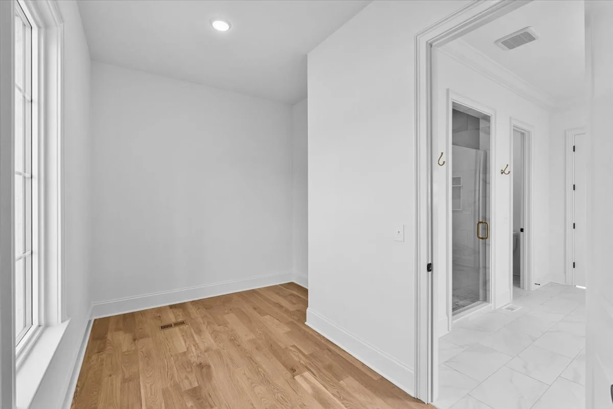 32-Megan 8105 Falcon-32.jpg