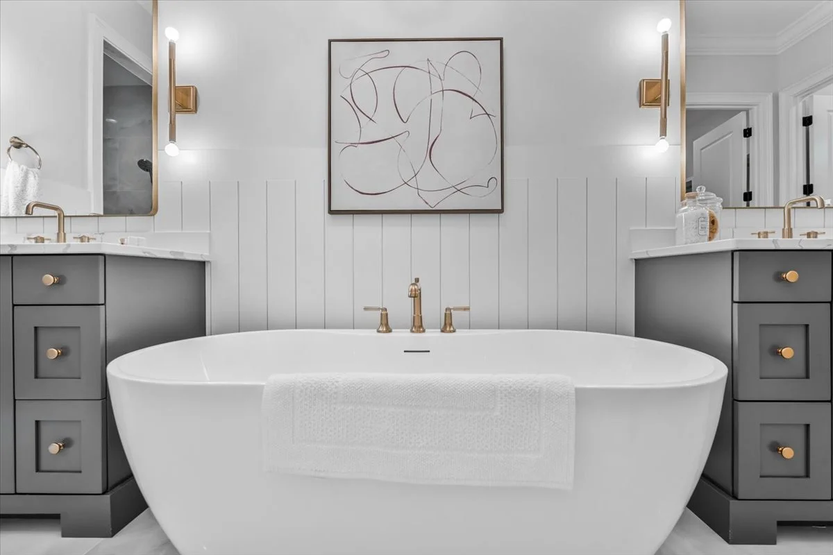 31-Megan 8199 Falcon-31.jpg