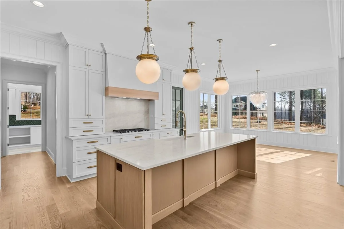 12-Megan 8105 Falcon-12.jpg