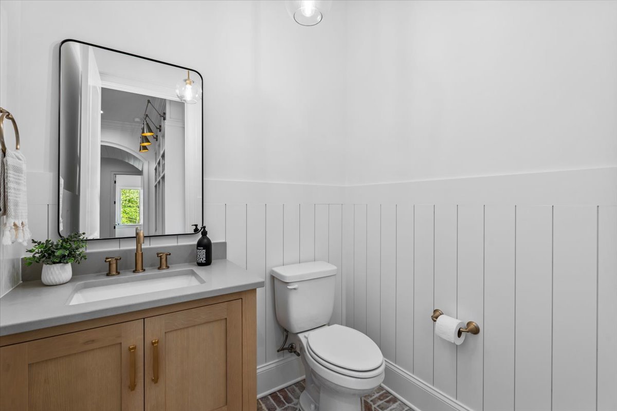 40-Megan 8199 Falcon-40.jpg