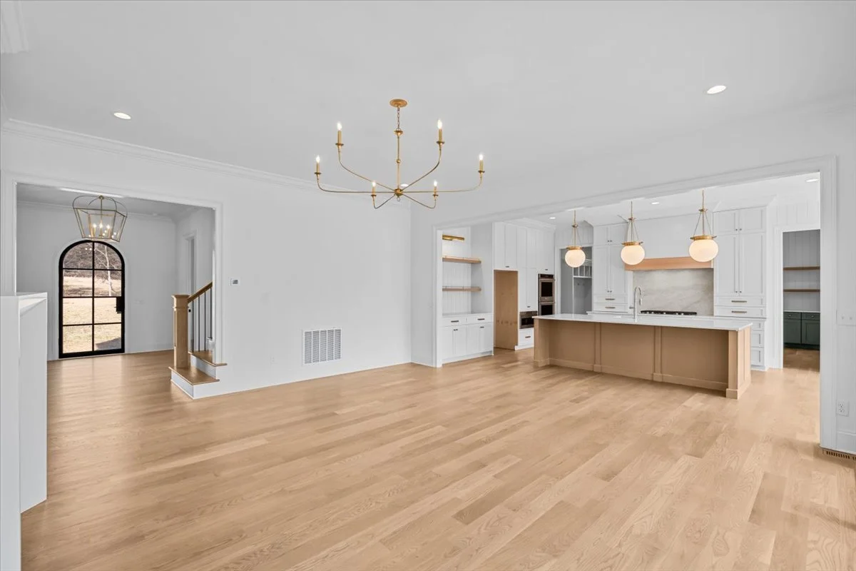 09-Megan 8105 Falcon-9.jpg