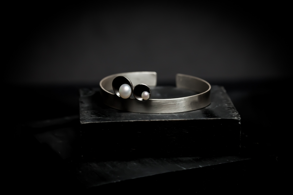 Cuff with Two Pearls