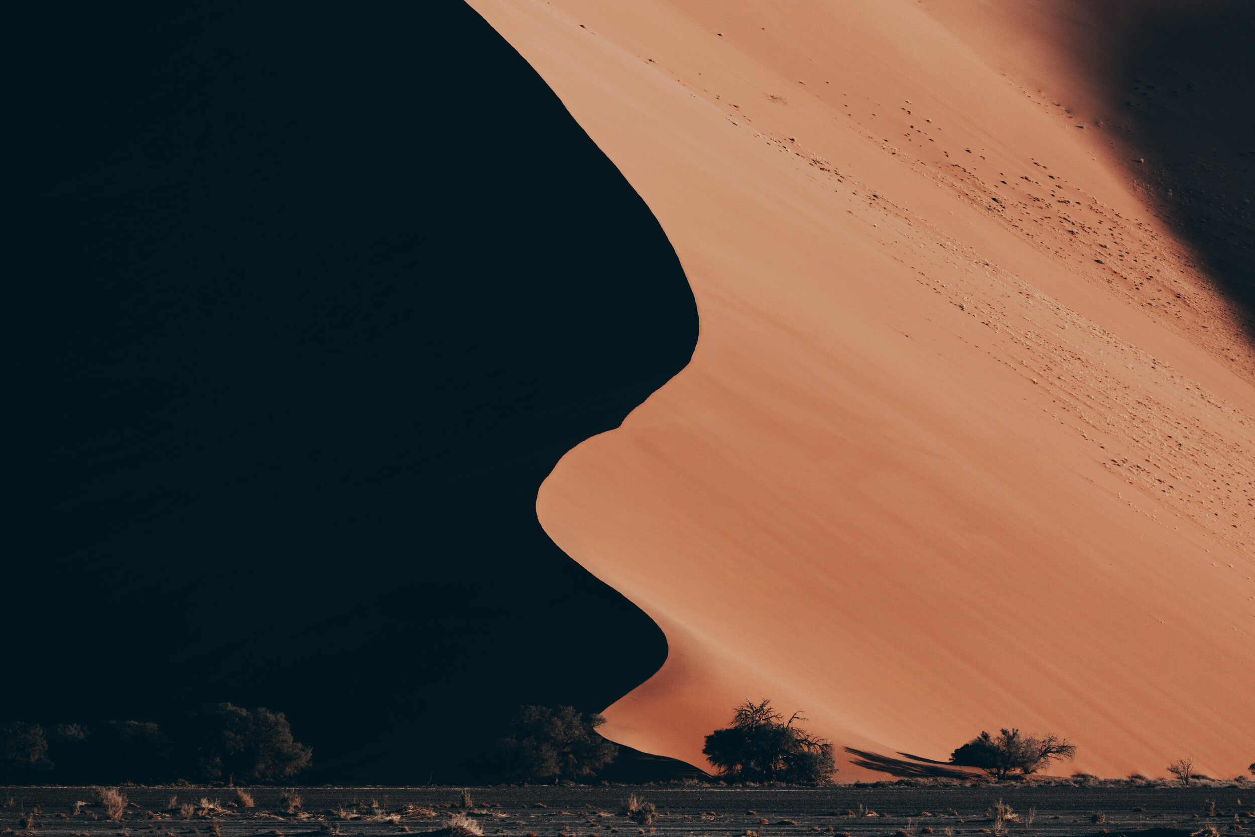  Photographing the dunes, a game of light and shadows 