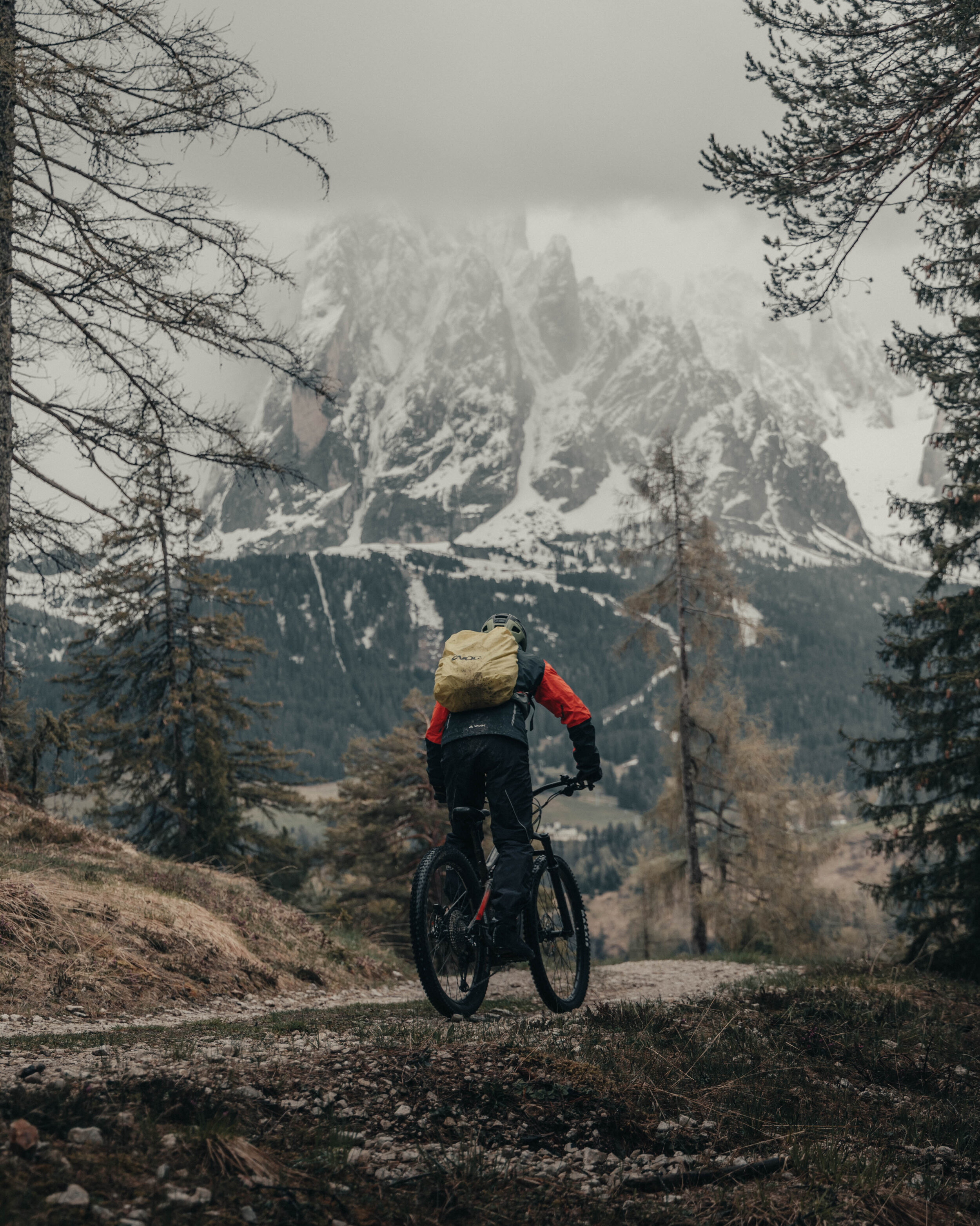  Making our way around on an E-mountainbike 