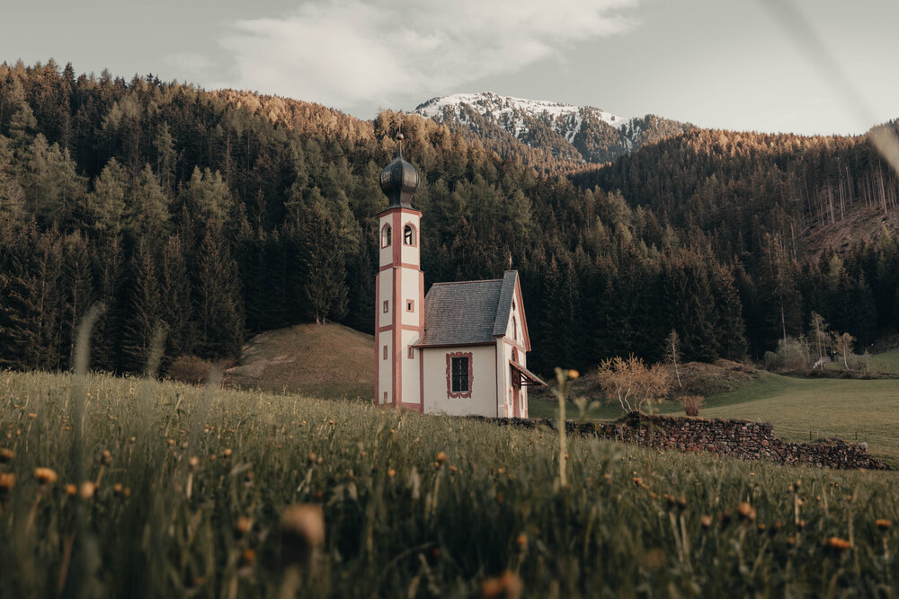  Romantic chapel in the Val di Funes 
