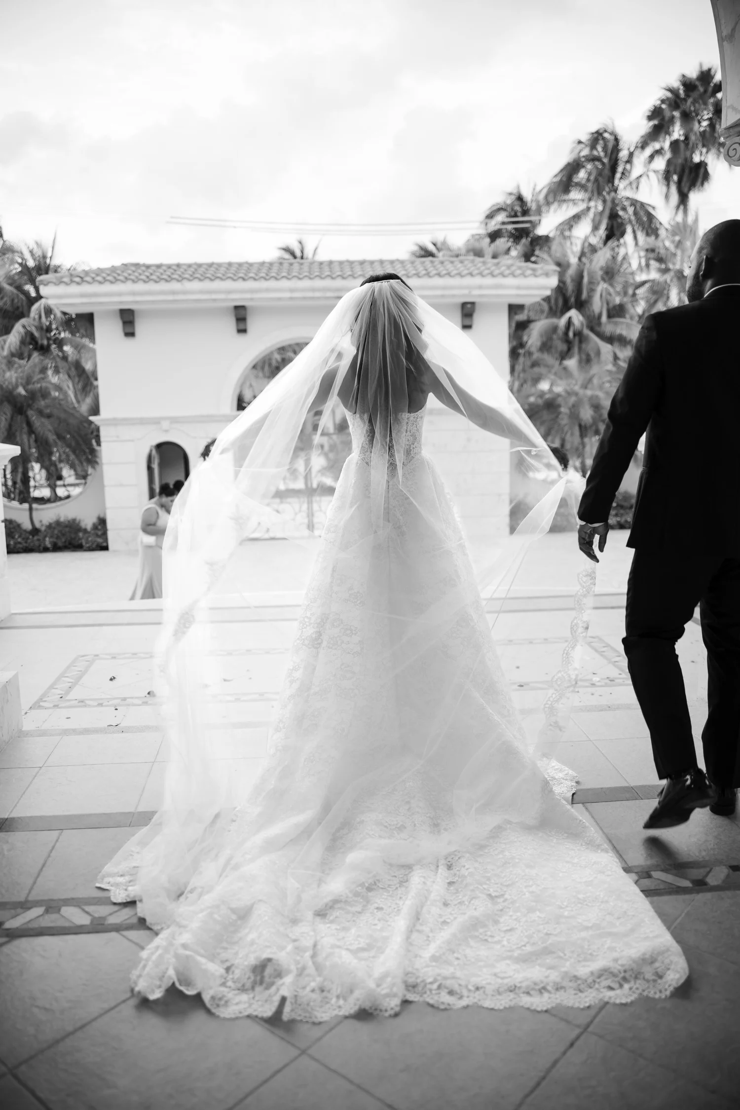 Wedding at Villa La Joya photographed by Arch Wedding Studio