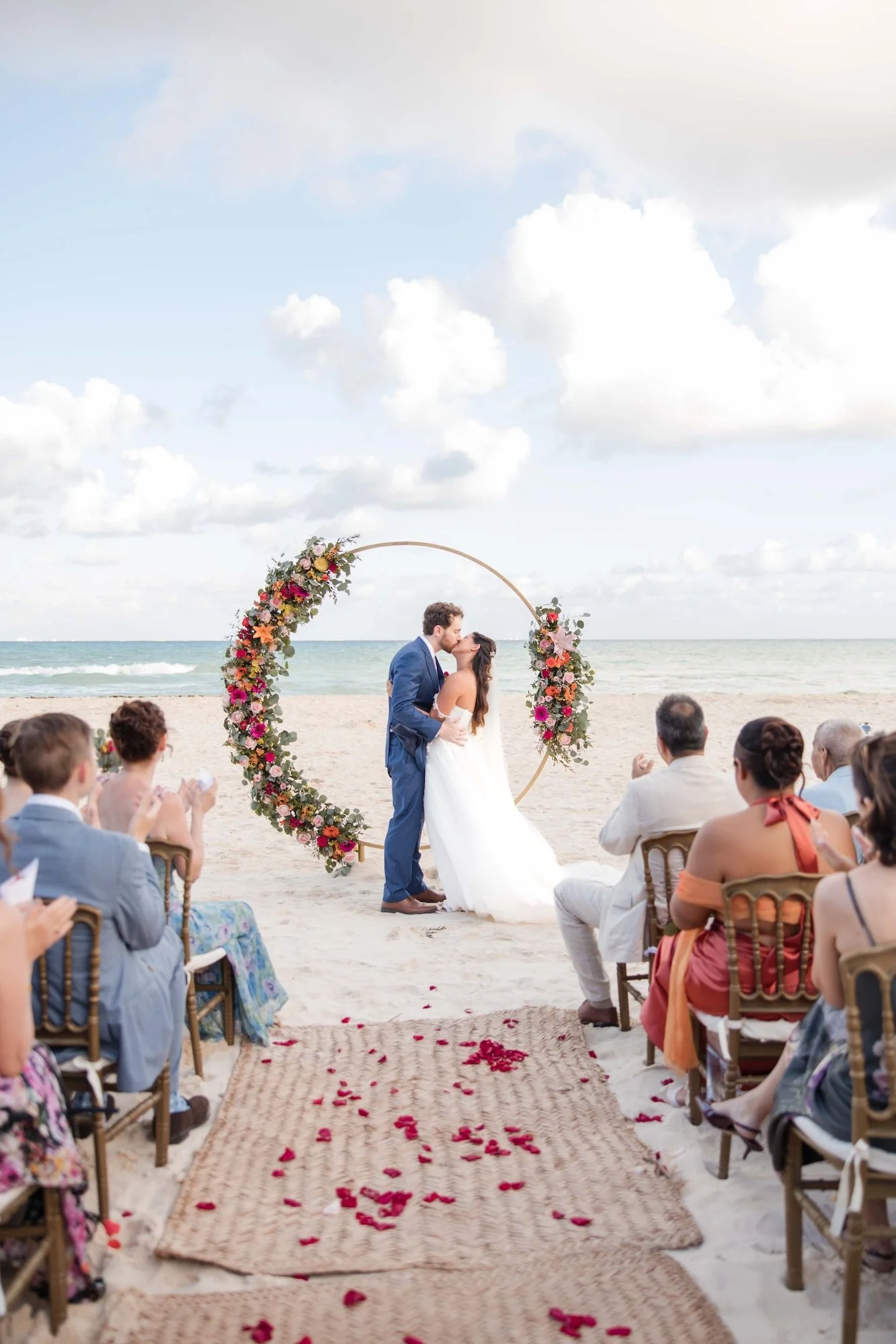 A Guide to Perfect Beach Photos During Seaweed Season