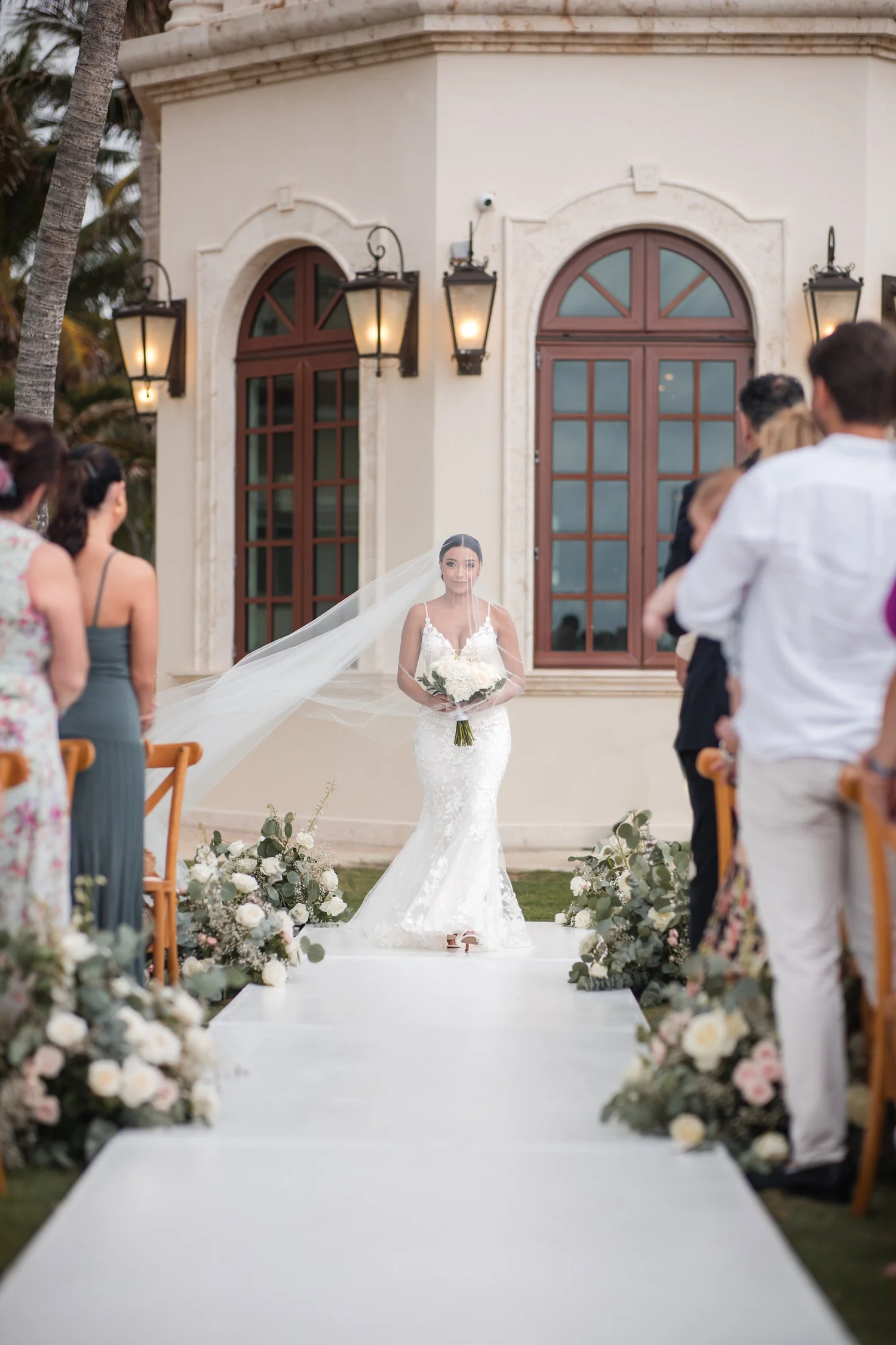 Wedding at Villa La Joya photographed by Arch Wedding Studio