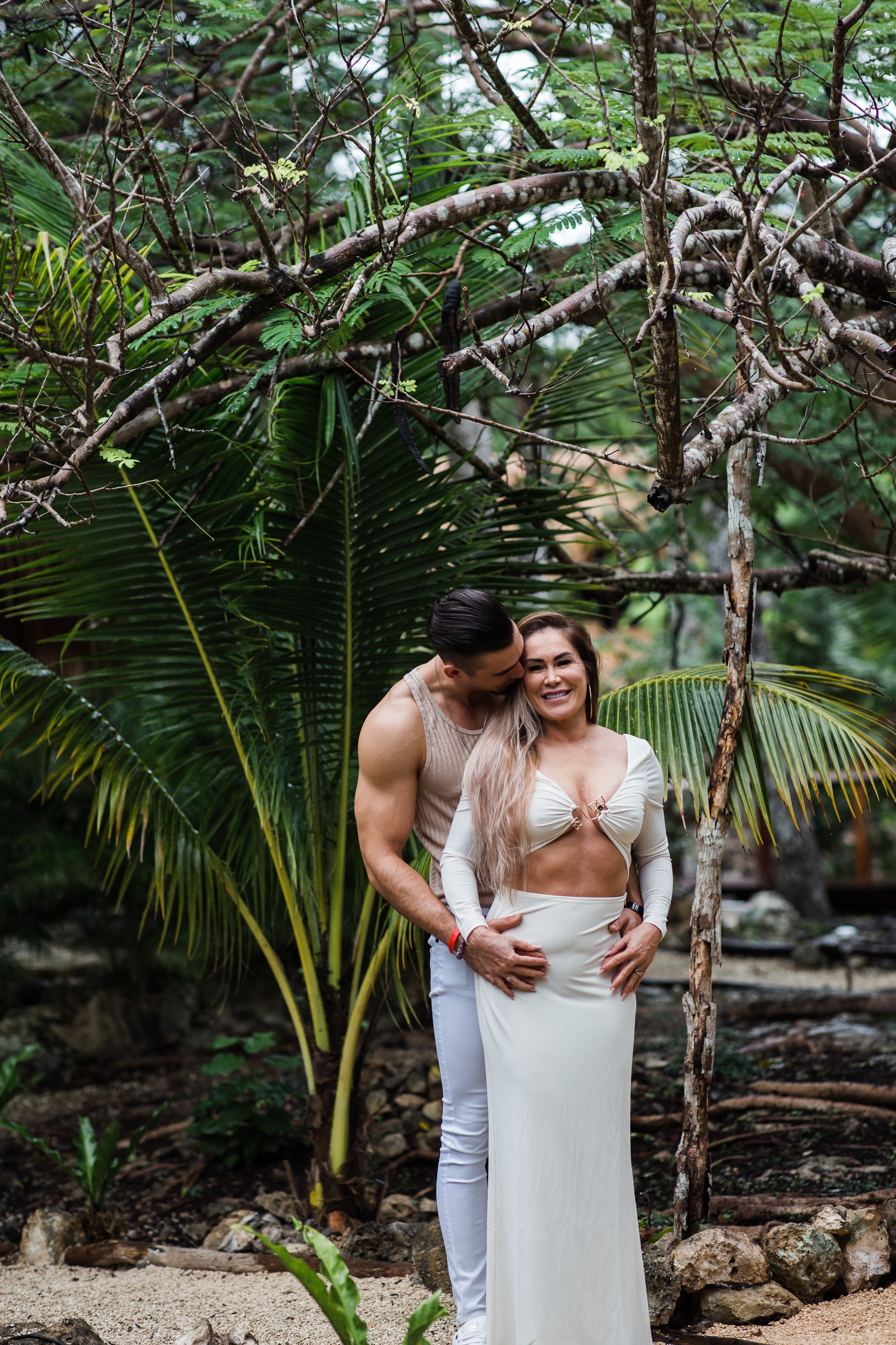 Tulum Engagement and couples photographer4.jpg