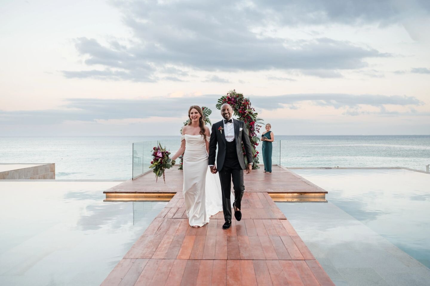 A Grand Hyatt Playa Del Carmen Wedding Story. 
Planners: @paradiseweddingevents 
Floral: @cherryblossom_mexico 
Audiovisual: @unoaudiovisualdjs 
Venue: @grandhyattplaya 
Video: @bendito.amormx 
. 
. 
#destinationweddingmexico #destinationphotography 