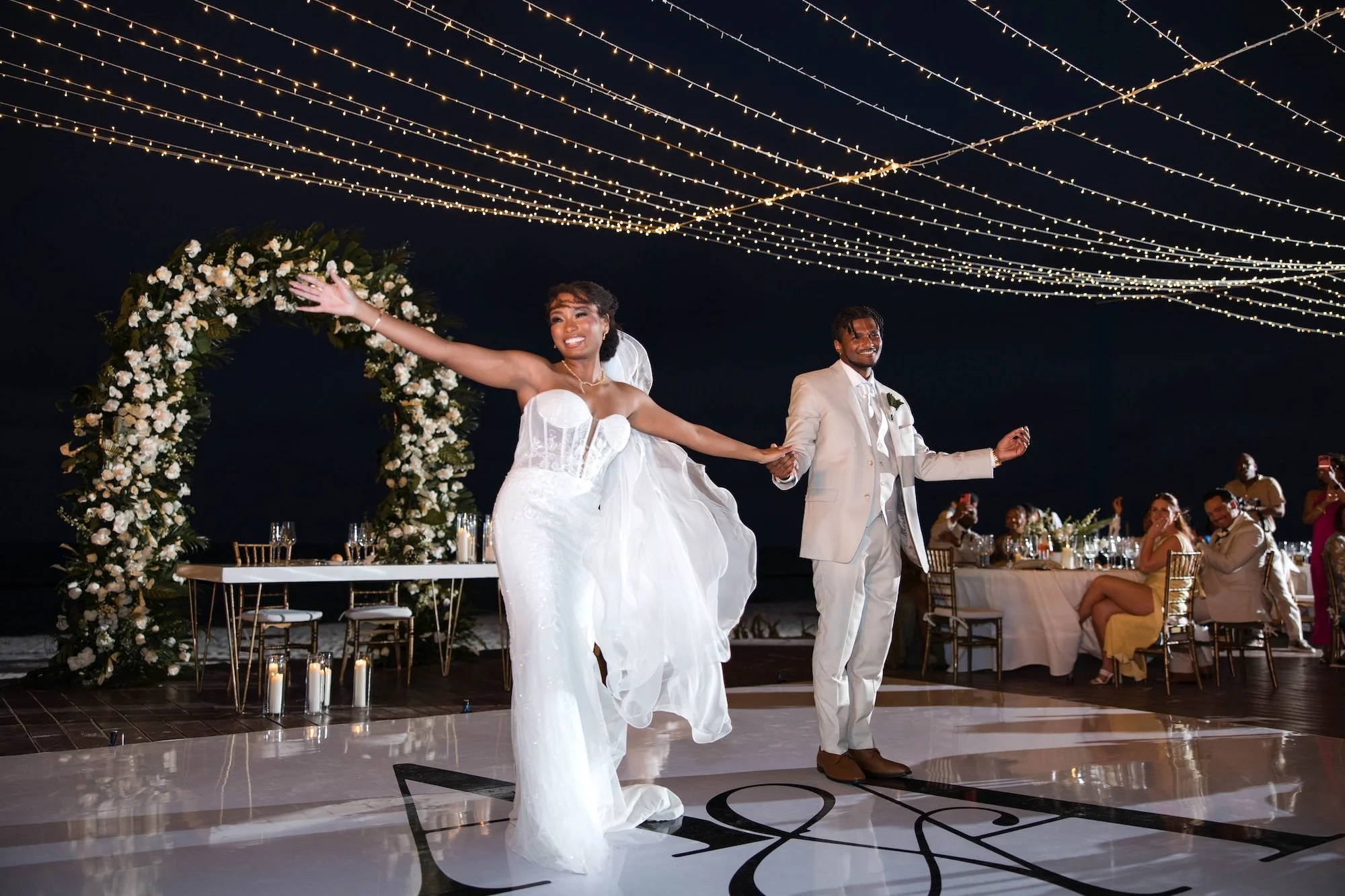 Turning Your Mexico Wedding Reception into a Vogue After-Party