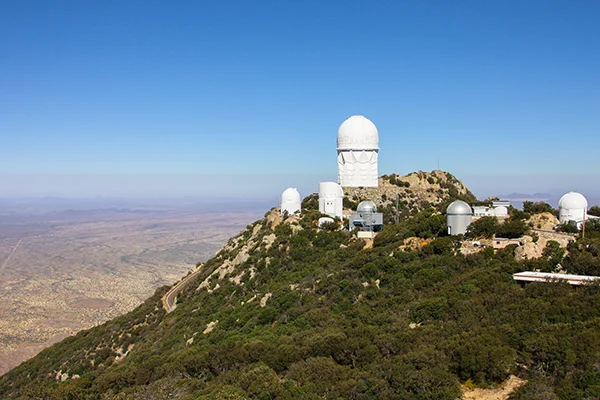 Kitt_Peak_National_Observatory_(1)_-_Flickr_-_Joe_Parks.jpg