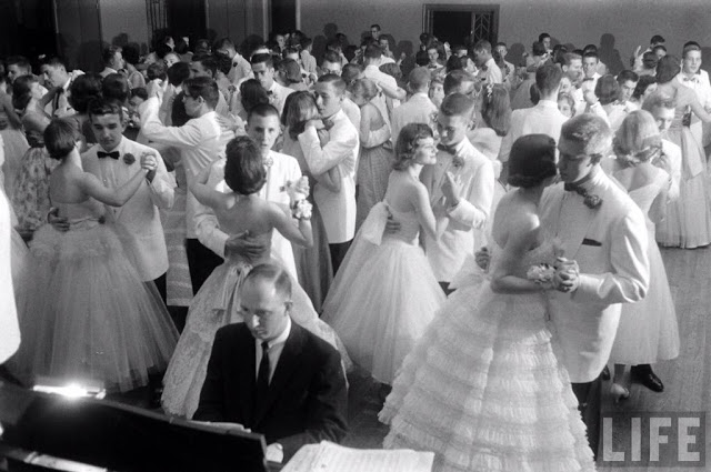 high-school-prom-1.jpg