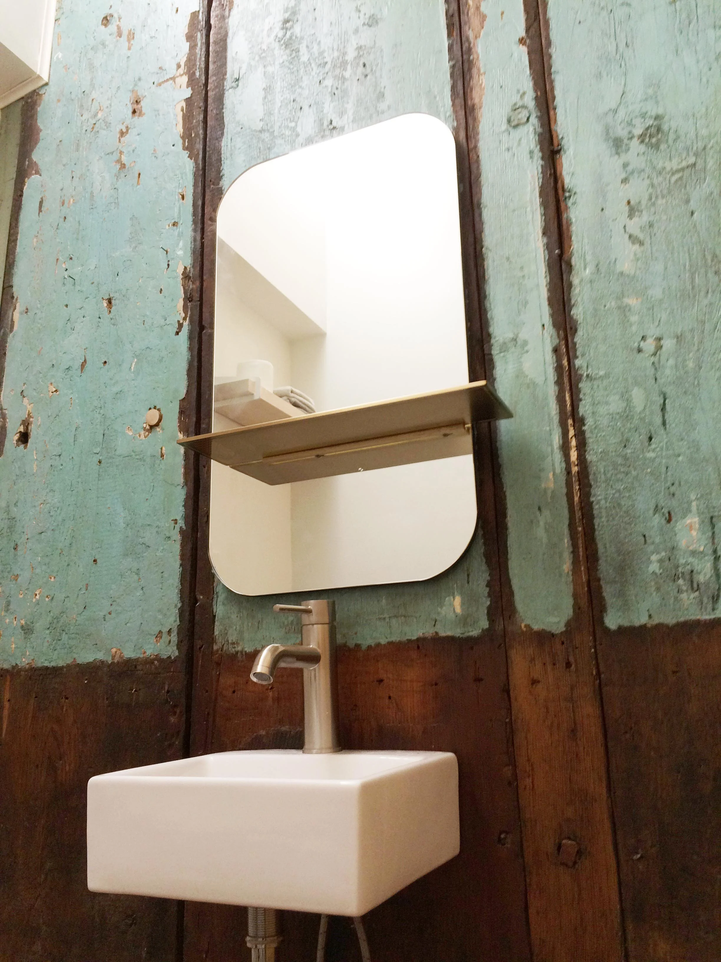15003_vanity.jpg